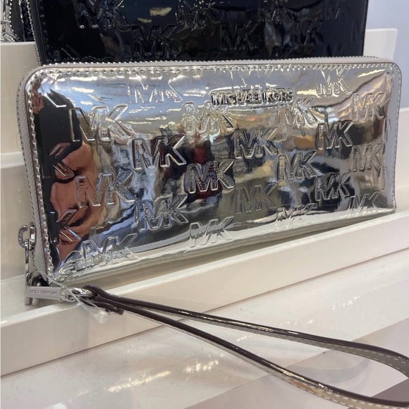 Michael Kors Silver Jet Set Metallic Logo Embossed Wristlet - Picture 3 of 6